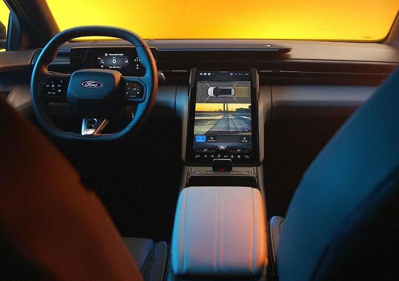 V útrobách obou vozů jsou shodné baterie a elektromotory
