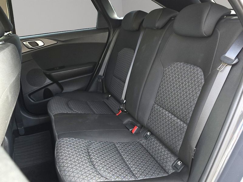 Kia Ceed (2022) Spin 1.5T-GDi 117kW A/T, Serv. - fotka 24 z 25