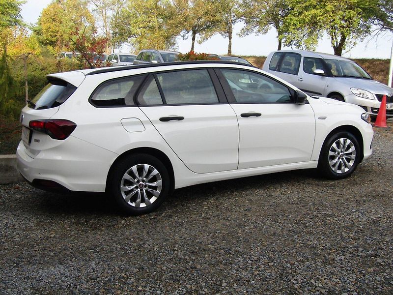 Fiat Tipo (2018) 1.4 16V 70kW - fotka 10 z 39