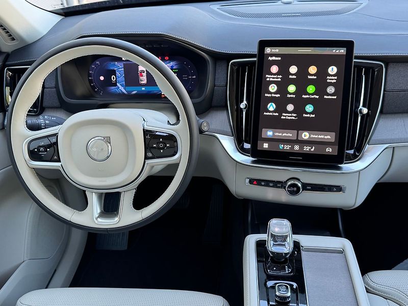 Volvo XC90 PLUS T8, 360°,VZDUCH, VENTILAC - fotka 21 z 23