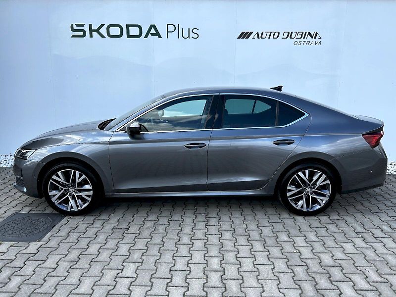 Škoda Octavia (2024) 1.5 TSI 110kW MHEV DSG Top Sel - fotka 3 z 33