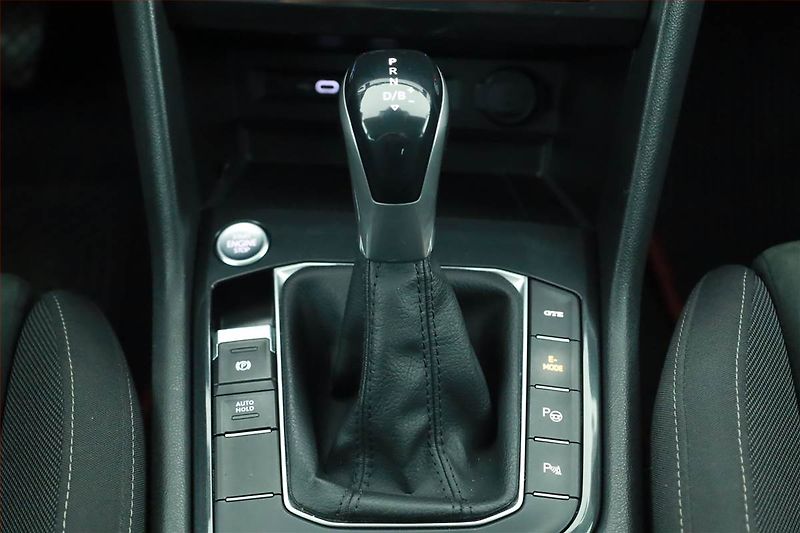 Volkswagen Tiguan (2021) Elegance 1.4 TSI eHybrid - fotka 19 z 23