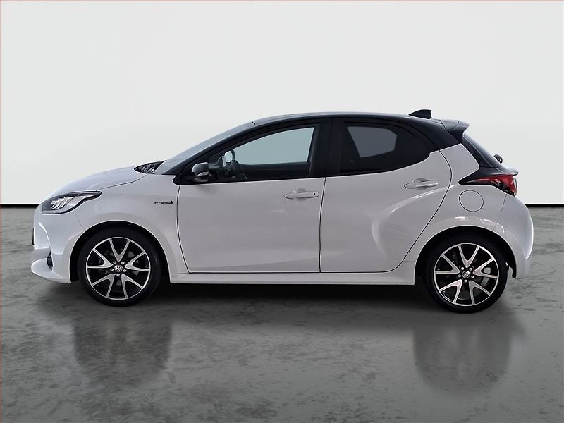 Toyota Yaris (2020) Kůže, Tempomat, Park. senzory, - fotka 3 z 19
