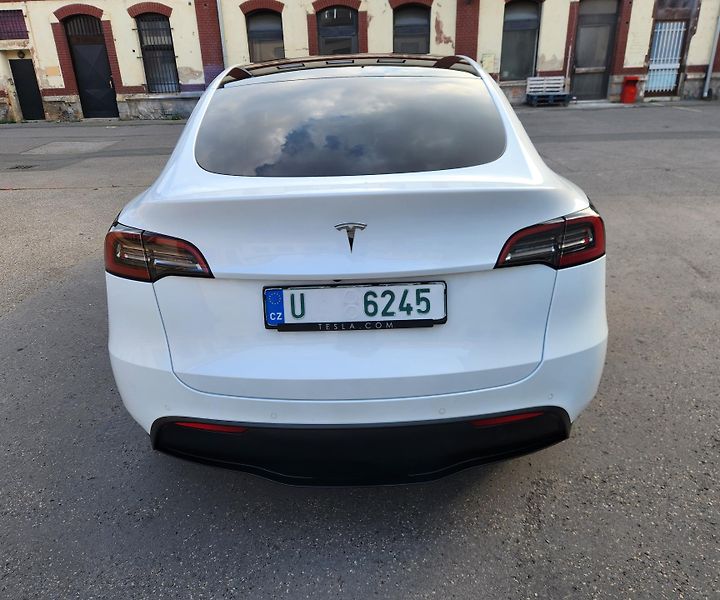 Tesla Model Y (2021) TEPELKO*ZÁRUKA*TAŽNÉ*AWD* - fotka 5 z 45