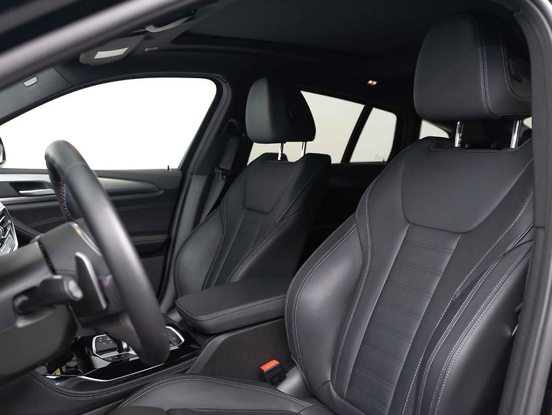 BMW X4 M40i - fotka 18 z 23