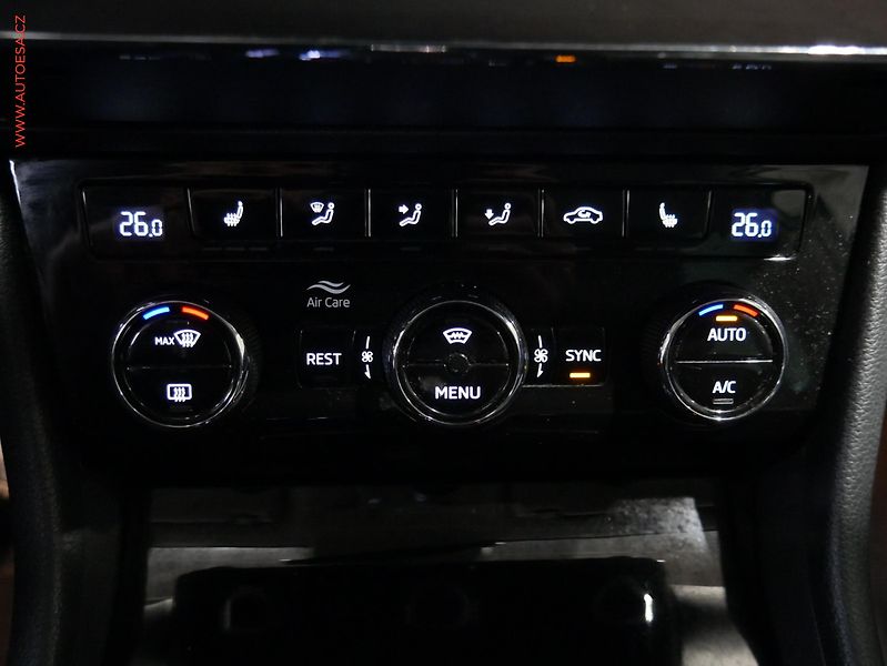 Škoda Superb (2018) 2.0TDi 4x4, ČR, Style, DSG - fotka 18 z 23