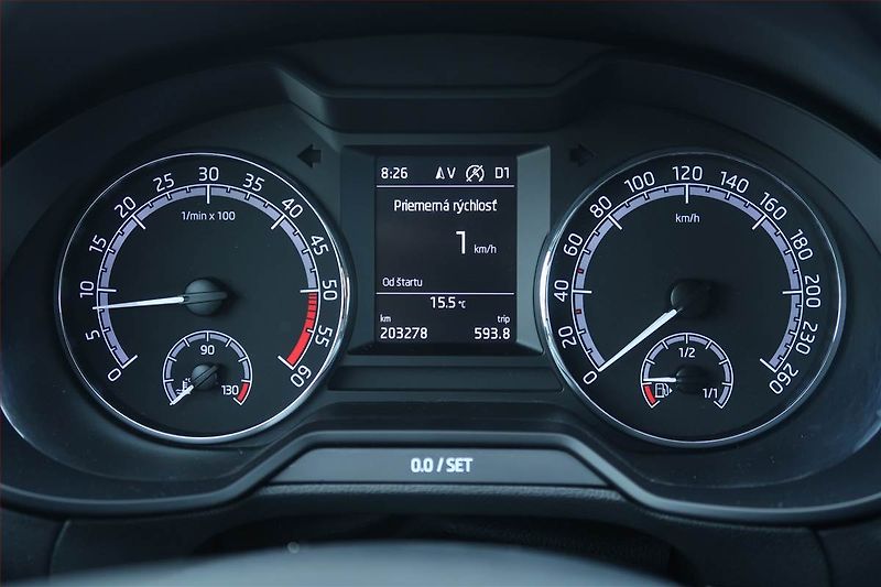 Škoda Octavia (2018) 1.6 TDI, Automat, Navi - fotka 11 z 24