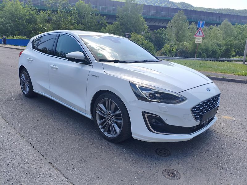 Ford Focus (2018) 2,0 Tdci 110Kw Vignale 8AT - fotka 4 z 38