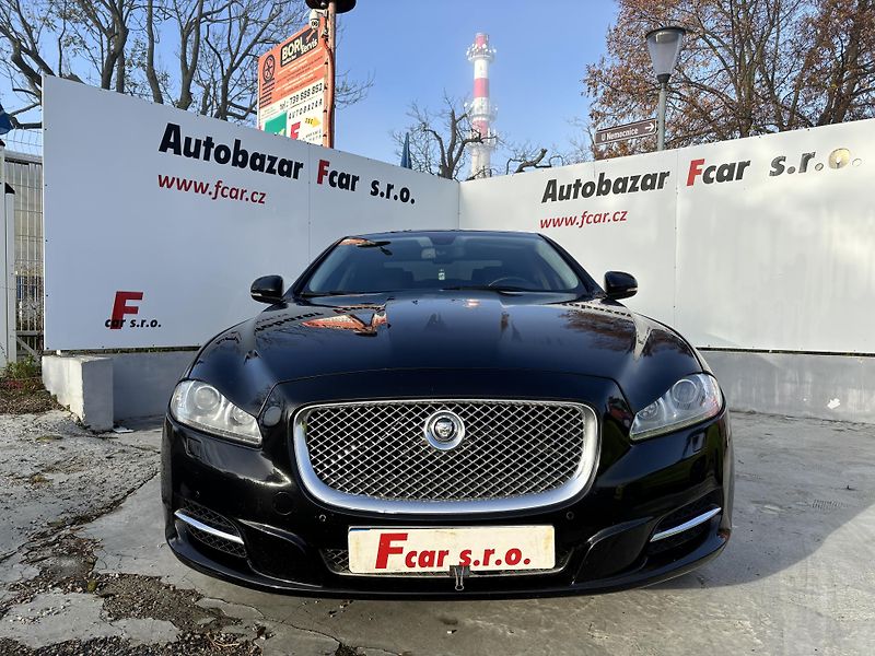 Jaguar XJ (2010) 3.0V6D Alu kola, rezervace - fotka 2 z 35
