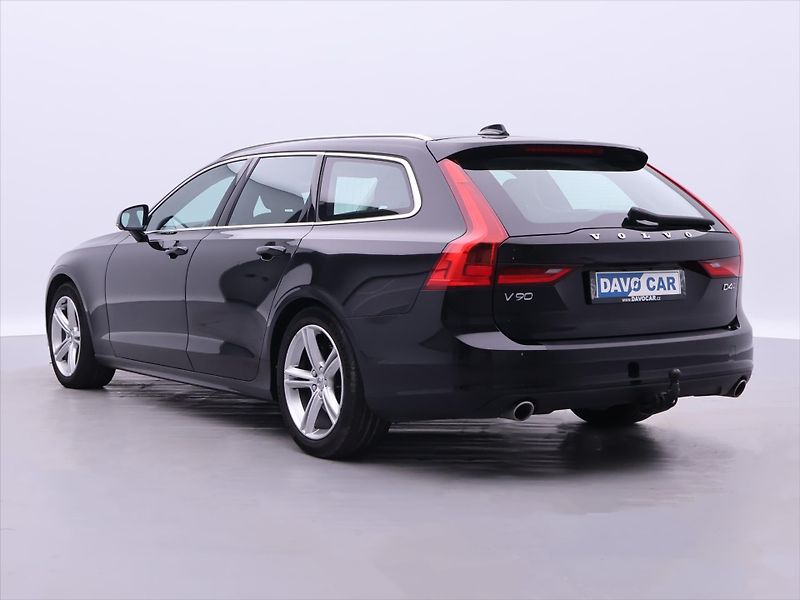 Volvo V90 2,0 D4 140kW Aut. AWD Momentum - fotka 5 z 30