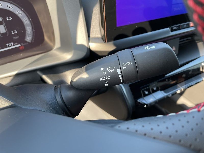 Toyota C-HR 1.8 Hybrid GR Sport - fotka 23 z 30