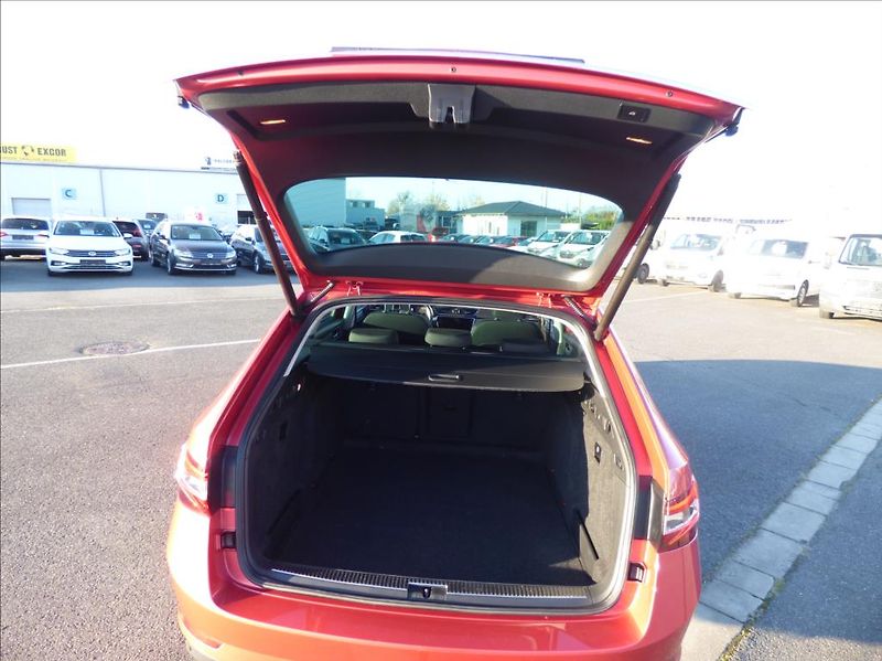 Škoda Superb 2,0 TDI DSG,Bi-Xenon,model 201 - fotka 18 z 45