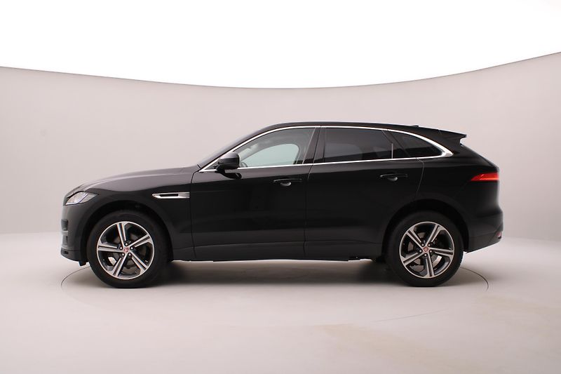Jaguar F-Pace 25t AWD AUT  - fotka 9 z 38