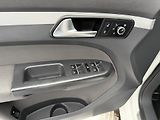 Volkswagen Touran 2.0 TDI STYLE - náhled 13