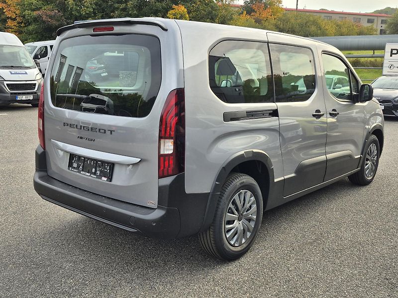 Peugeot Rifter (2026) LONG ALLURE BlueHDi 130 MAN6 - fotka 6 z 23