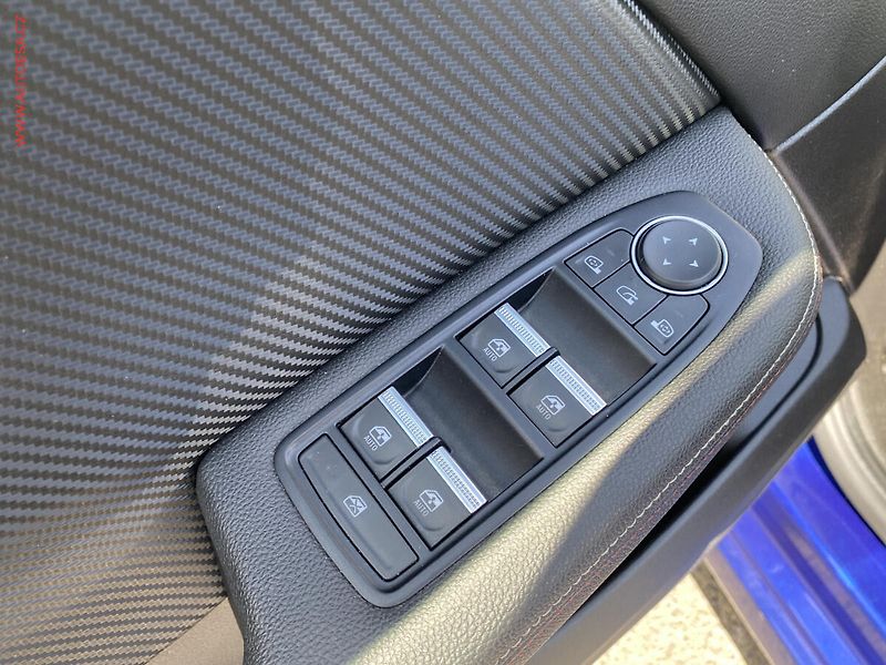 Renault Clio (2020) 1.0 TCe, RS Line, LED, navi - fotka 13 z 18