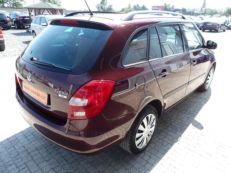 Škoda Fabia COMBI 1.4 16V ABS, KLIMATIZACE - fotka 4 z 13