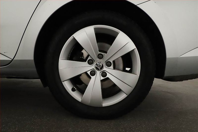 Škoda Superb (2016) 2.0 TDI 4x4, 4X4, Navi - fotka 11 z 19