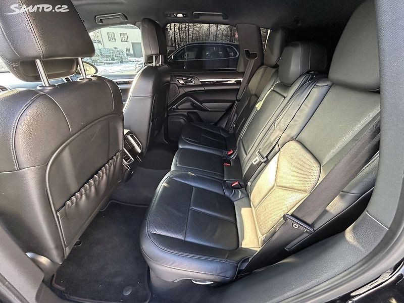 Porsche Cayenne (2013) 3.0 D 180 KW - fotka 12 z 28