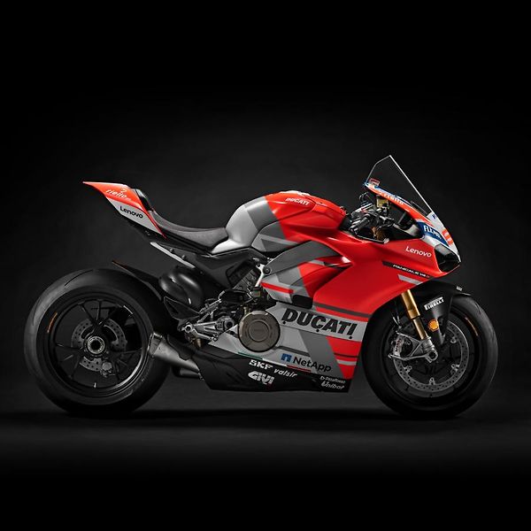 Ducati Panigale V4 S (2018) CORSE ex Jorge Lorenzo - fotka 17 z 39