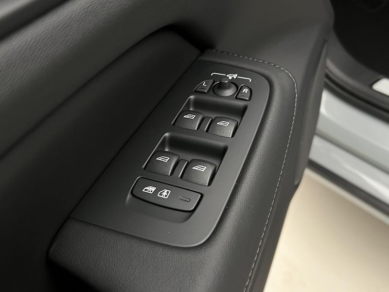 Volvo V60 (2026) T8 BRIGHT PLUS AUT - fotka 23 z 45