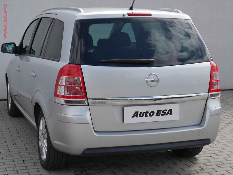 Opel Zafira (2012) 1.8i, AC, výhřev sed - fotka 6 z 19