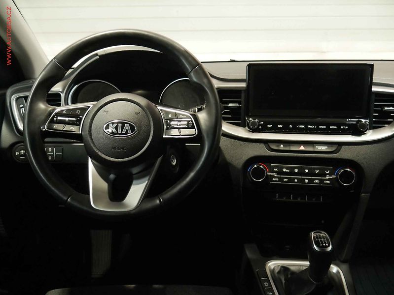 Kia Ceed (2021) 1.5T-GDI, 1.maj,ČR, servis - fotka 11 z 20