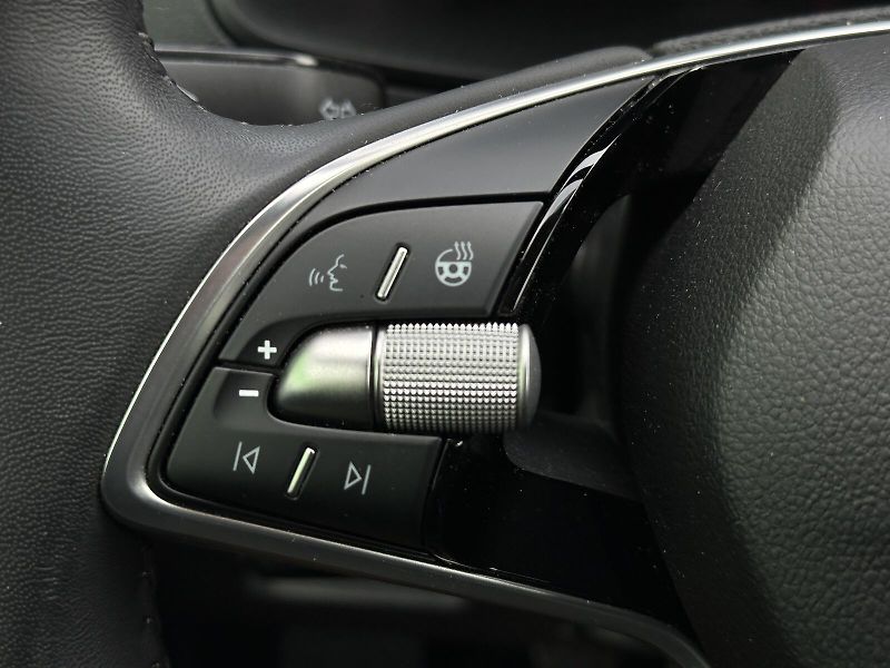 Škoda Karoq 1.5TSi Top & Selection 150PS L - fotka 19 z 43