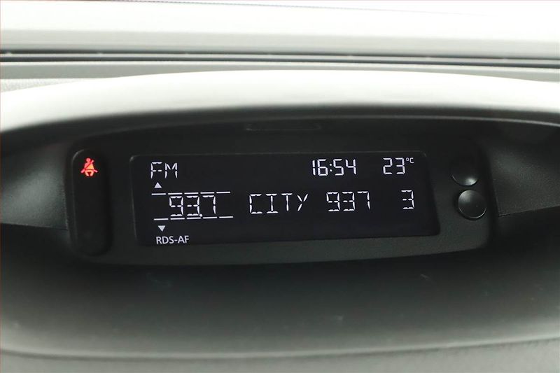 Renault Mégane (2010) 1.6 16V, Tempomat - fotka 9 z 13