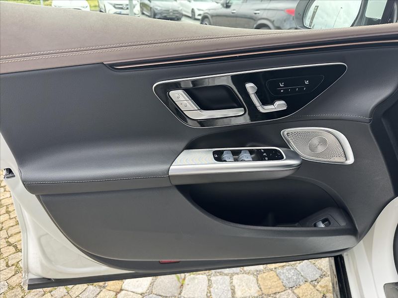 Mercedes-Benz EQE 53 AMG 4M - fotka 4 z 38