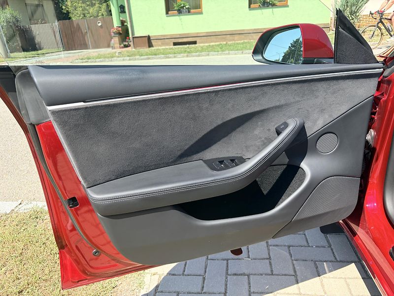 Tesla Model 3 LONG RANGE DUAL MOTOR - fotka 10 z 45