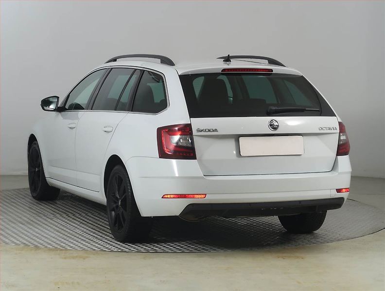 Škoda Octavia (2019) Style 2.0 TDI, Automat - fotka 4 z 19