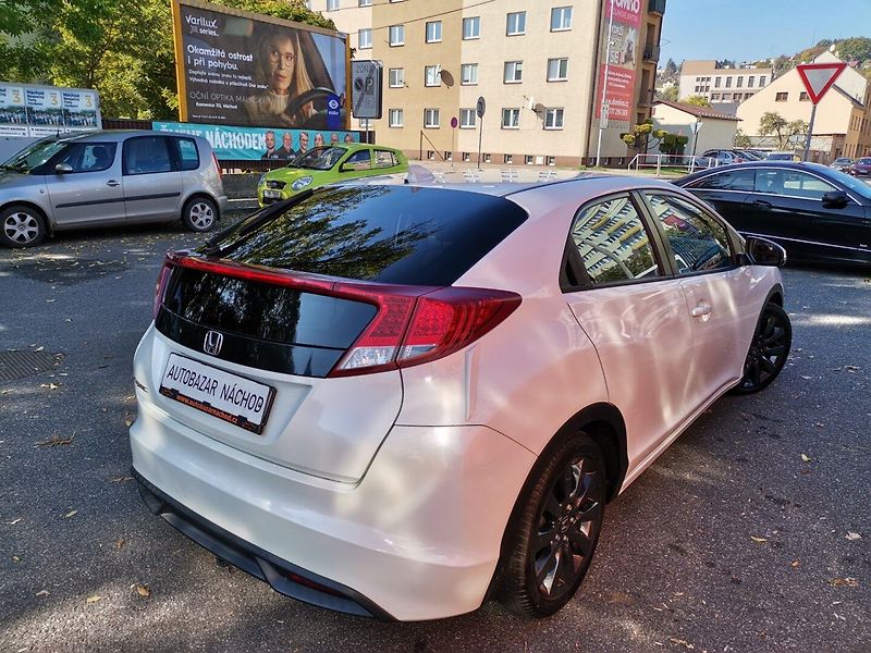 Honda Civic (2014) 1.8i 104kw MK 4 ČR Kamera - fotka 27 z 29