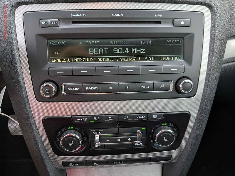 Škoda Octavia (2011) 1.4TSi, 1.maj, Elegance, DSG - fotka 11 z 14