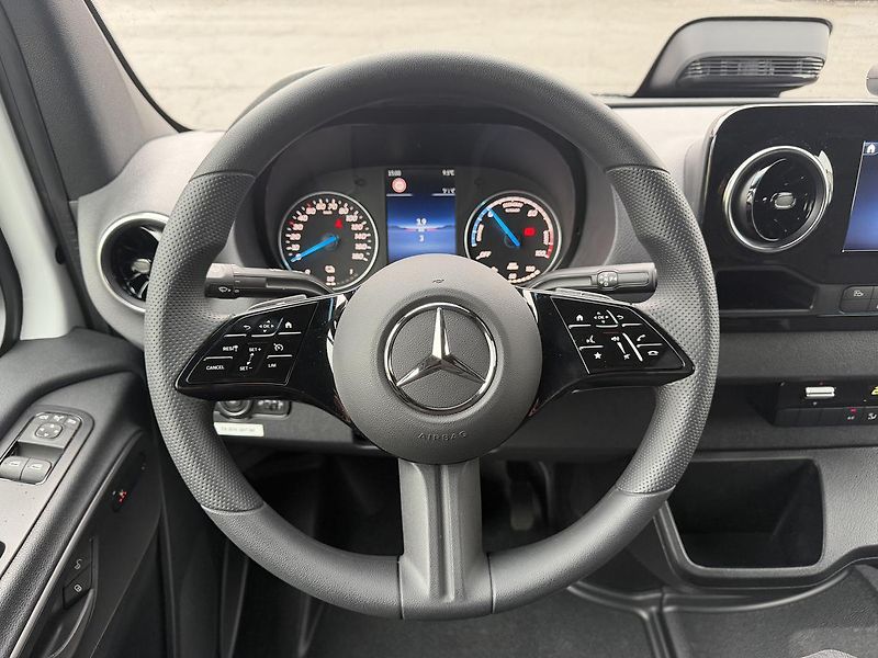 Mercedes-Benz eSprinter (2026) 314/ KW PRO/L/81 kWh - fotka 16 z 18