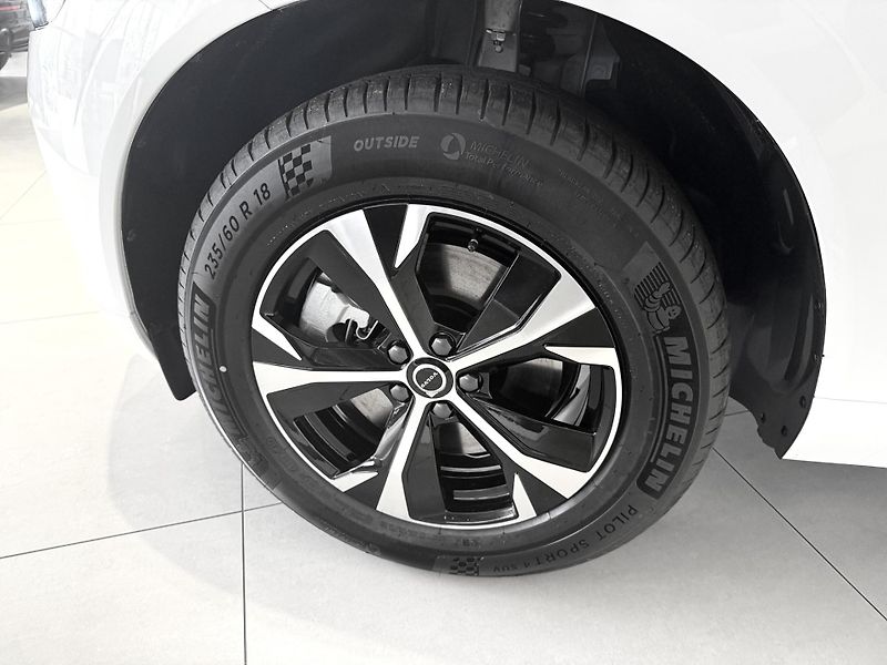 Volvo XC60 (2026) T6 PHEV CORE + 4ZÁRUKA/SERVIS - fotka 11 z 17