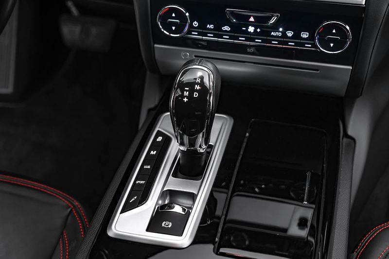Maserati Quattroporte GTS V8 530PS - fotka 17 z 25