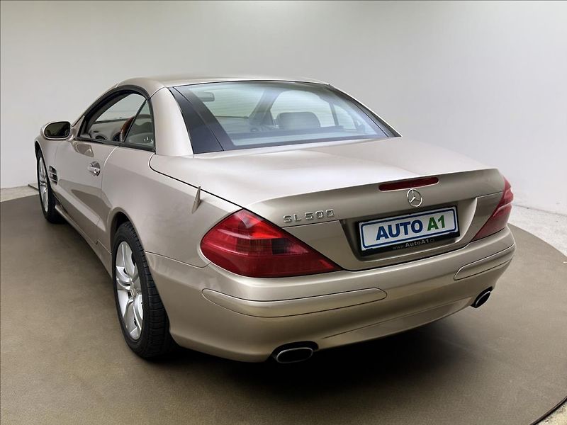 Mercedes-Benz SL 5,0 500 V8 225kW AT KŮŽE - fotka 12 z 48