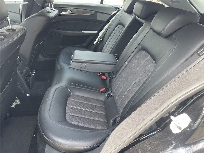 Mercedes-Benz CLS 2,2 250d 4-Matic 150kw GPS LED - fotka 8 z 34