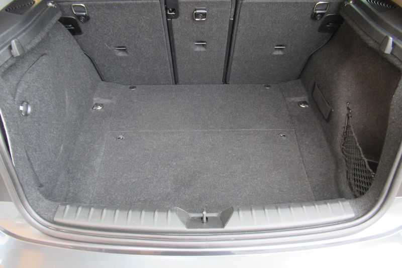 BMW Řada 1 116d 2.0D AUT. KLIMA XENONY - fotka 19 z 22