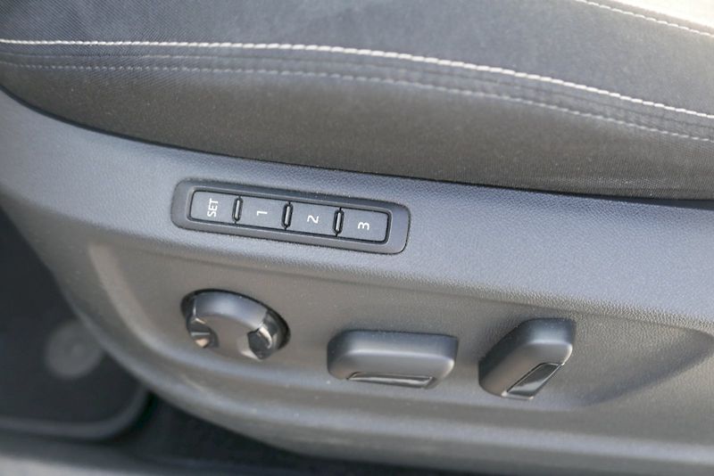 Škoda Karoq (2020) 1.5 TSI 110KW 6°MP Style - fotka 13 z 30
