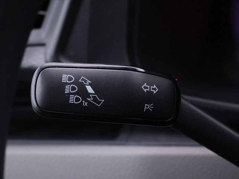 Volkswagen Transporter 2,0 TDI 9-Míst Klima 1.Maj DPH - fotka 21 z 36