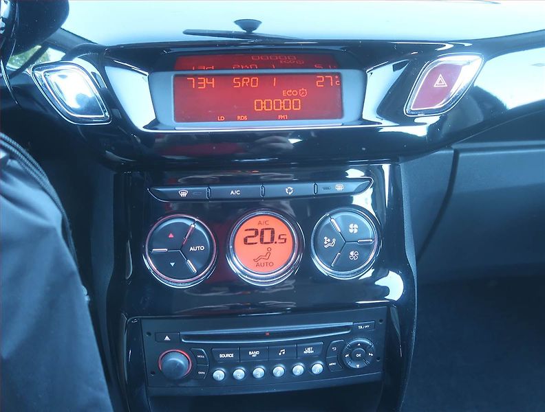 Citroën C3 (2013) 1.4 HDi, Automat, Tempomat - fotka 12 z 15