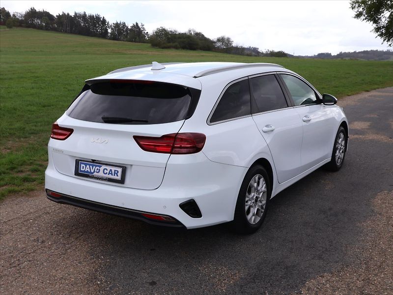 Kia Ceed 1,5 T-GDI 117kW DCT TOP DPH CZ - fotka 7 z 29