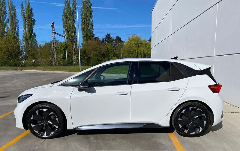 Cupra Born (2022) 170 kW e-Boost - fotka 3 z 22