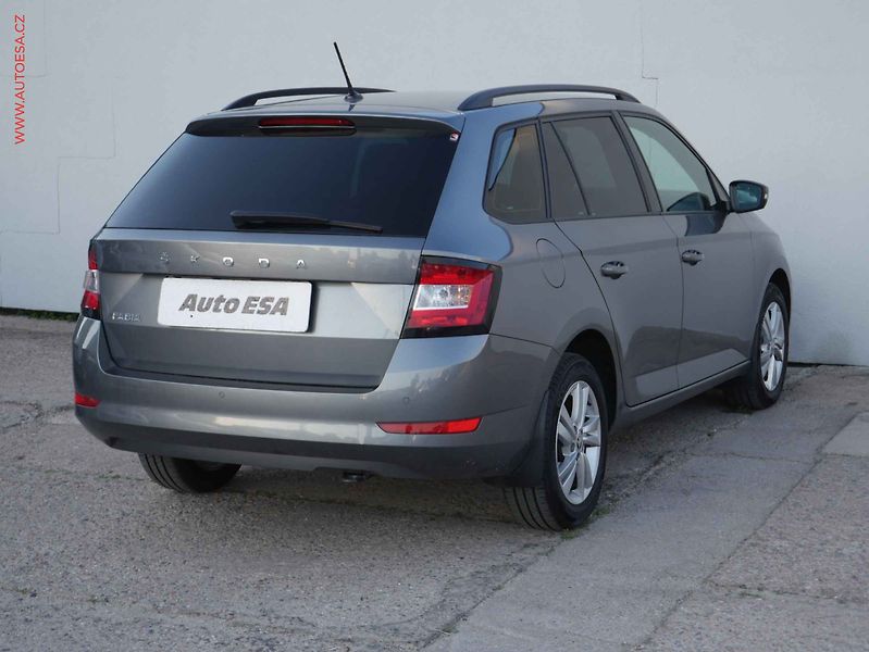 Škoda Fabia (2022) 1.0 TSI, Ambition - fotka 6 z 17