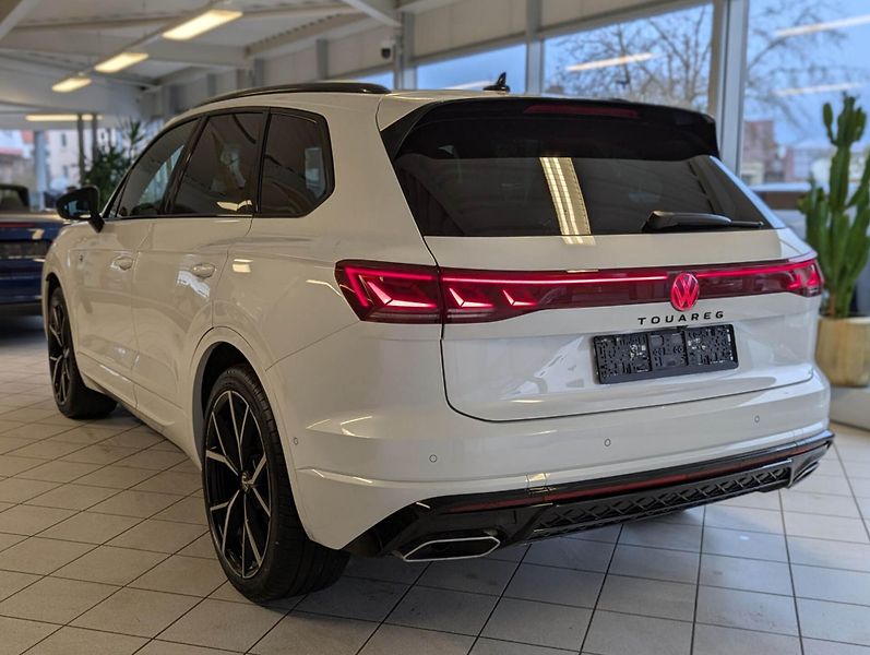 Volkswagen Touareg TDI 210kW R-Line Vzduch Pano H - fotka 7 z 27