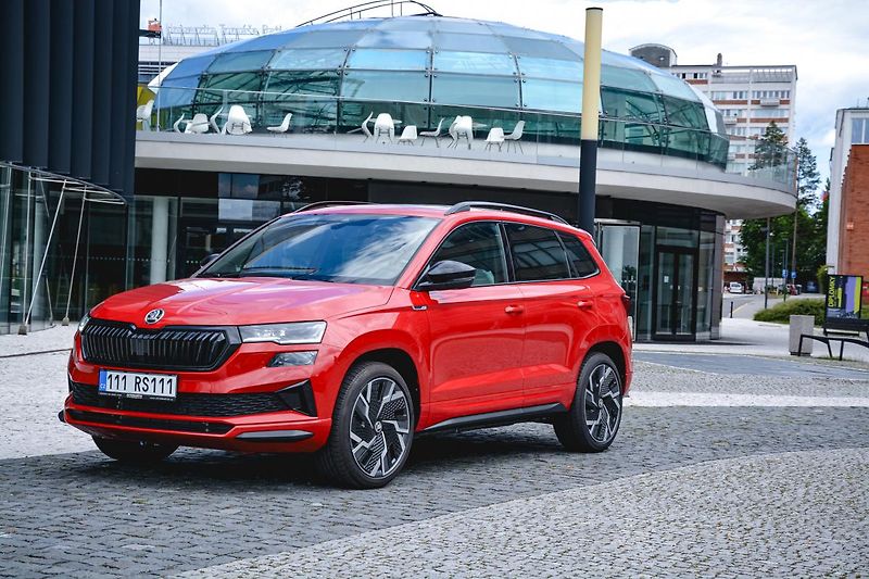 Škoda Karoq (2023) Sportline Exclusive 2,0 TSI 14 - fotka 17 z 37