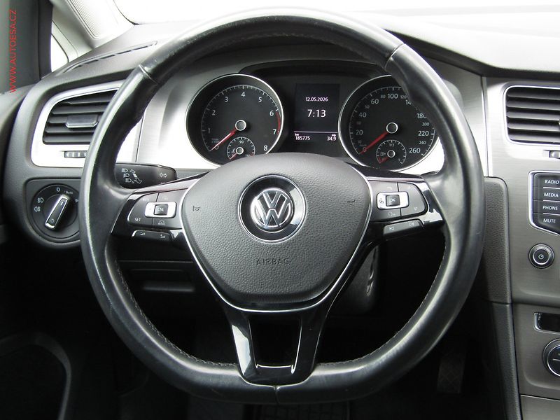 Volkswagen Golf (2016) 1.4TSI, ČR - fotka 13 z 17