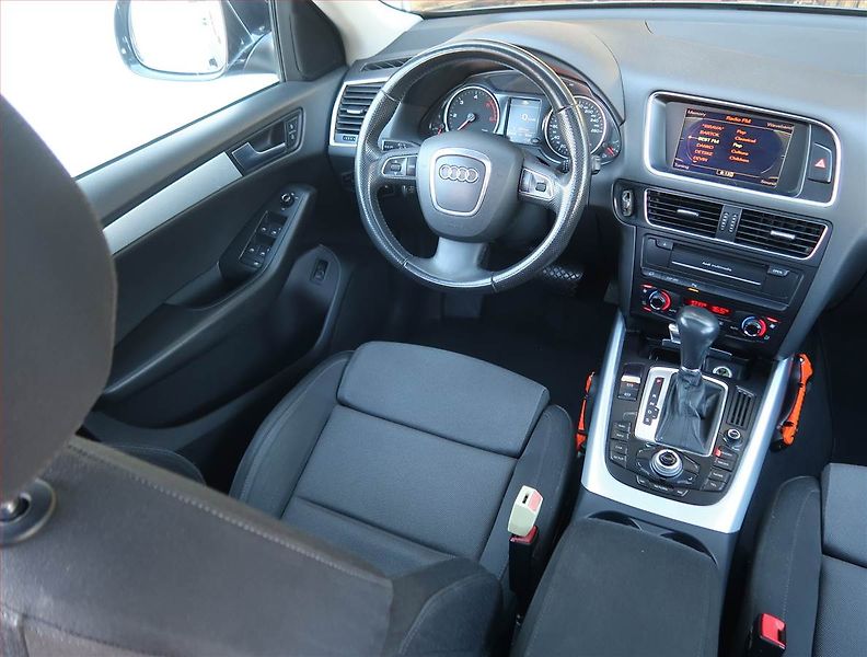 Audi Q5 (2010) 2.0 TDI, 4X4, Automat, Navi - fotka 6 z 20